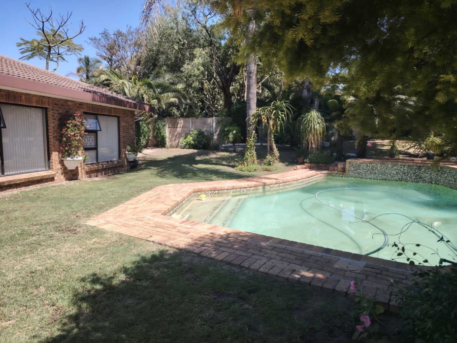 To Let 4 Bedroom Property for Rent in Ridgeworth Western Cape